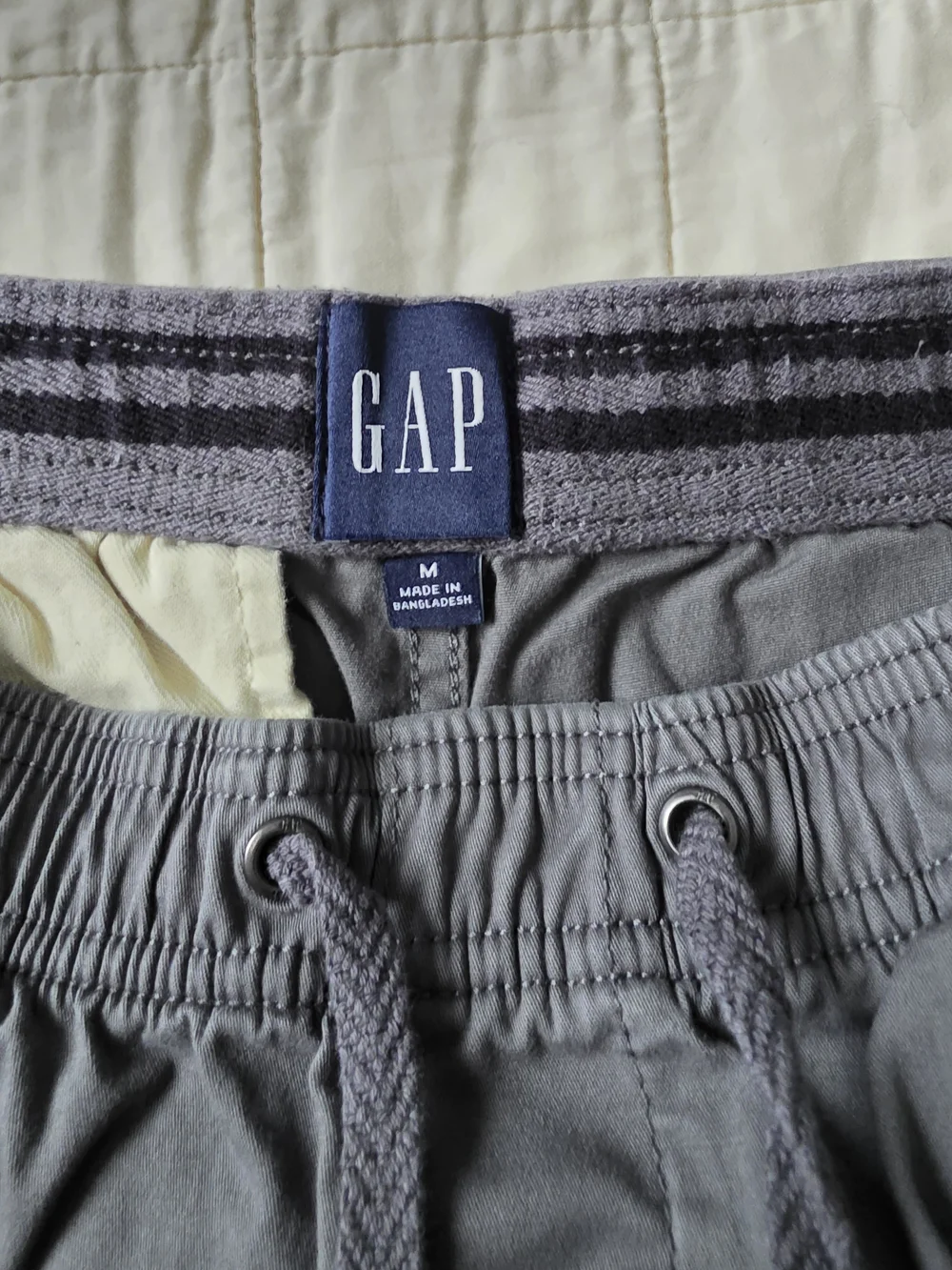 Gap Men's Pull On Short size Medium New No Tags